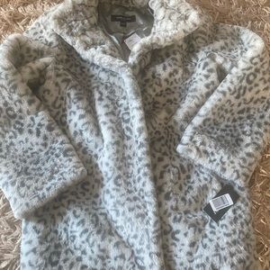 Kenneth Cole faux fur gray leopard print fully lined jacket